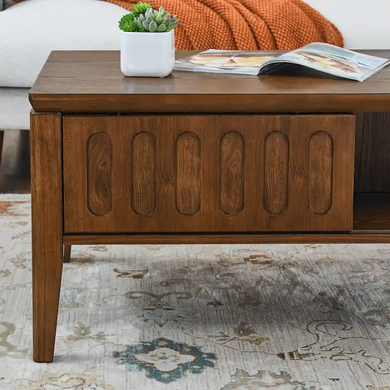 Table basse cannelée du milieu du siècle avec porte coulissante de rangement et pieds en bois, table basse centrale en bois de ferme vintage