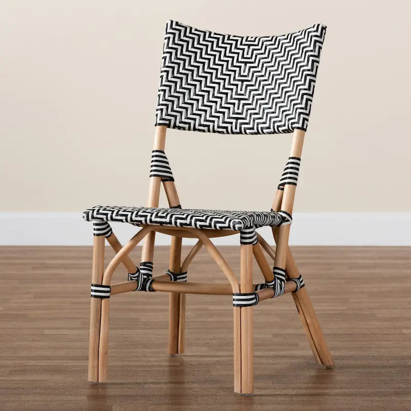 Chaise de bistrot Wagner en rotin naturel tressé, style français